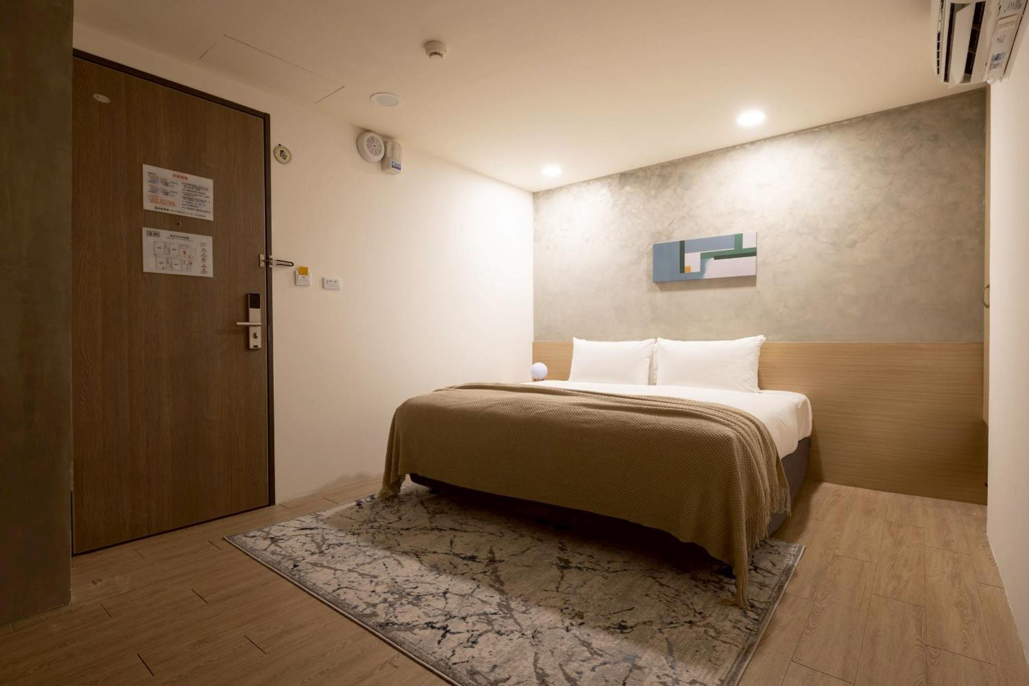 P Inn Tainan Exteriör bild